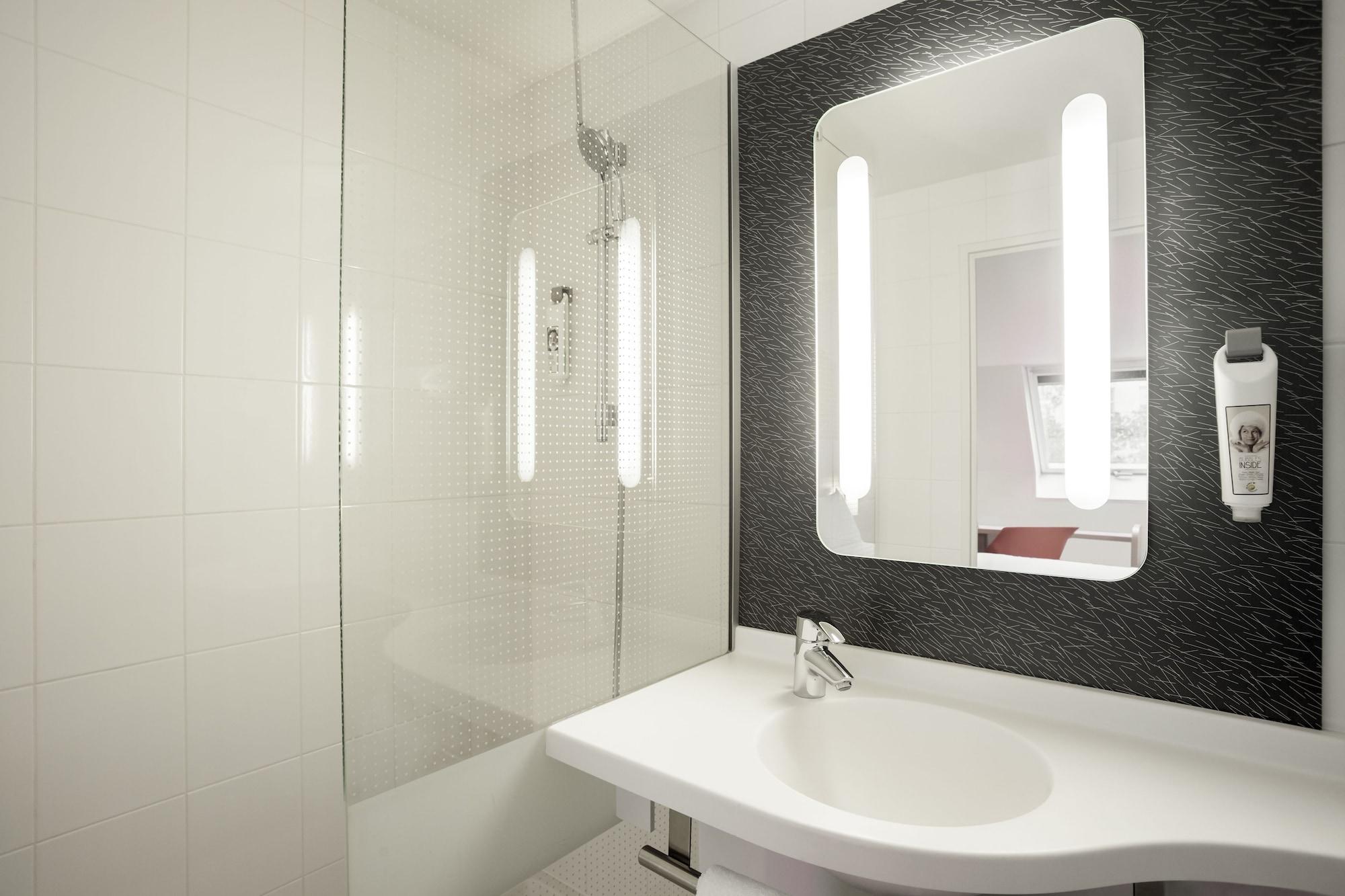 B&B Hotel Orly Rungis Aeroport 3 Etoiles Екстер'єр фото