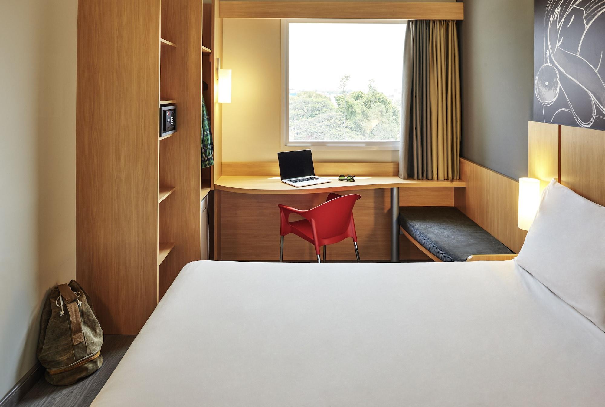 B&B Hotel Orly Rungis Aeroport 3 Etoiles Екстер'єр фото
