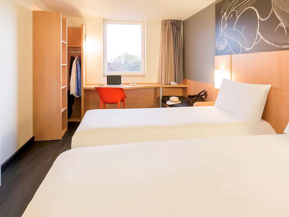 B&B Hotel Orly Rungis Aeroport 3 Etoiles Екстер'єр фото