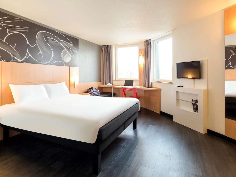 B&B Hotel Orly Rungis Aeroport 3 Etoiles Екстер'єр фото
